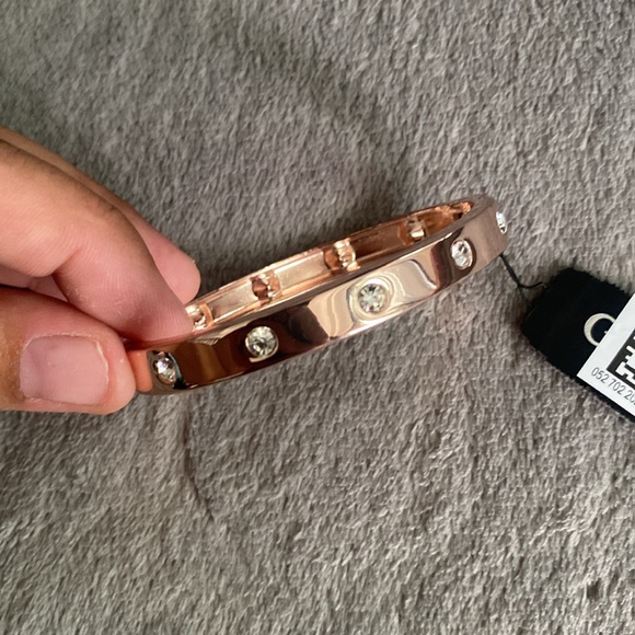 GUESS Rose Gold-Tone Hinge Bracelet with Clear Stones - Picture 3 of 4